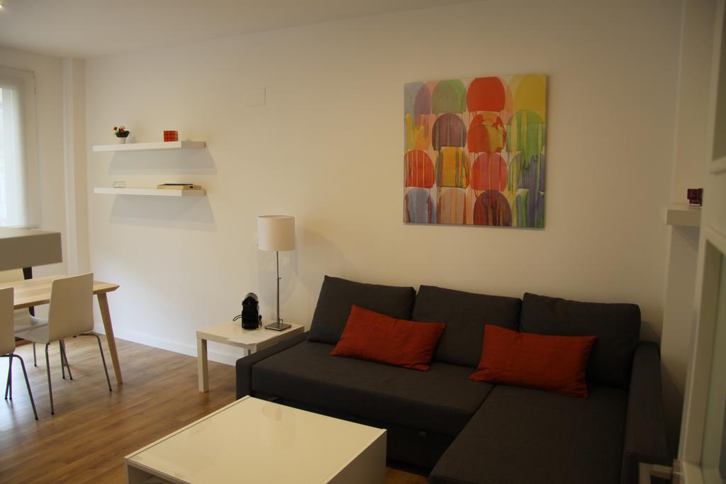 Apartamentos Hiedra Y Tapineria Mercado Central Валенсия Экстерьер фото